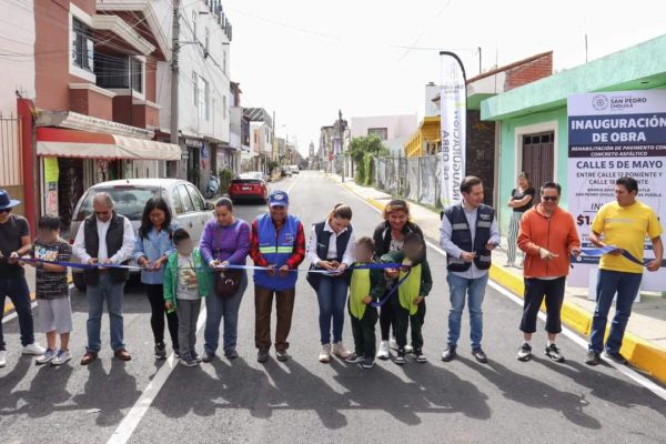 Paola Angon hizo entrega de dos obras: la sustitución de drenaje y pavimentación con concreto asfáltico de la calle 5 de Mayo