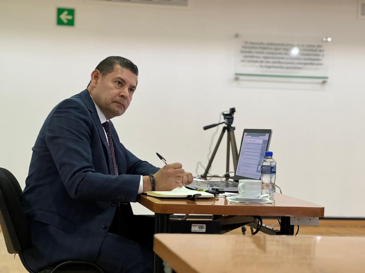 Mi preparación académica, es por Puebla: Armenta