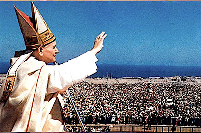 Obispo Tomás López, pidiò a San Juan Pablo II, su intercesión por  las familias.