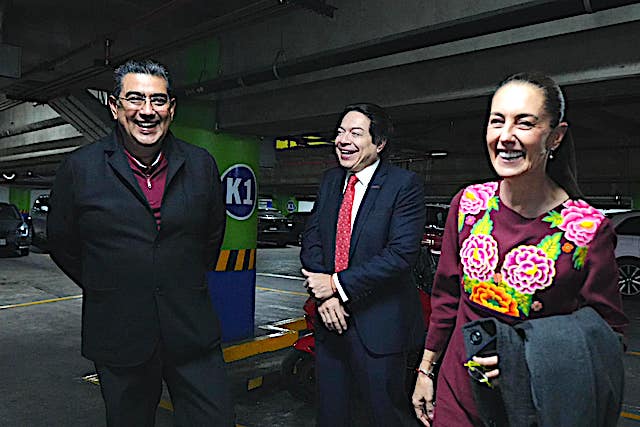 Poblanos presentes en el Consejo de Morena, donde se eligió a Sheinbaum candidata presidencial