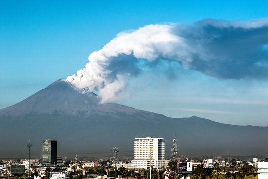 Exhorta Gobierno Poblano tomar precauciones ante incremento de actividad del Popocatépetl