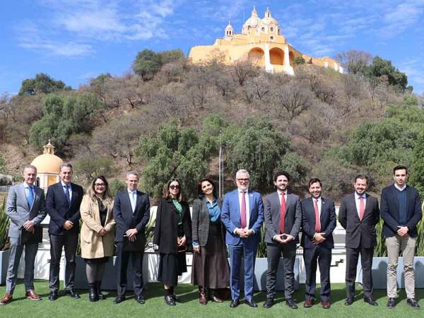 Presenta gobierno estatal “Invest in Puebla” a embajador de Suiza