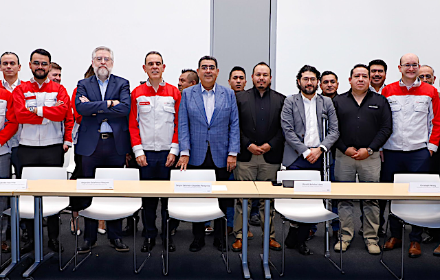 Acuerdo entre empresa Audi y sindicato fortalece ambiente laboral en Puebla