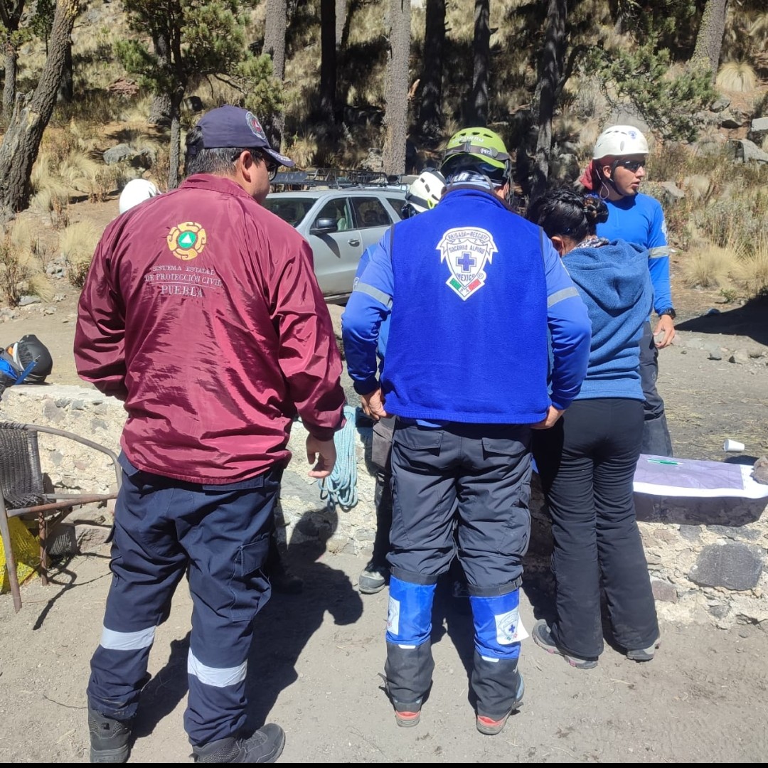 Se encuentra celular de alpinista extraviado en el Pico de Orizaba