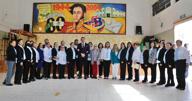 Educación pública es humanista y cambia vidas: Armenta