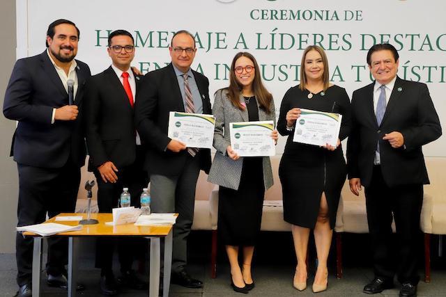 Nombran “Expertos en Turismo” a Martha Ornelas como mejor secretaria del ramo