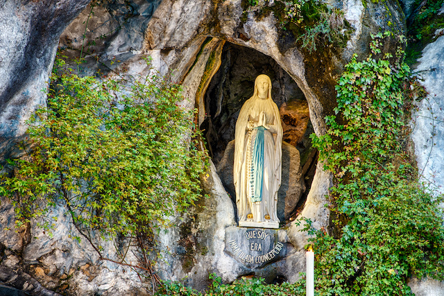 Iglesia festeja a nuestra Señora de Lourdes