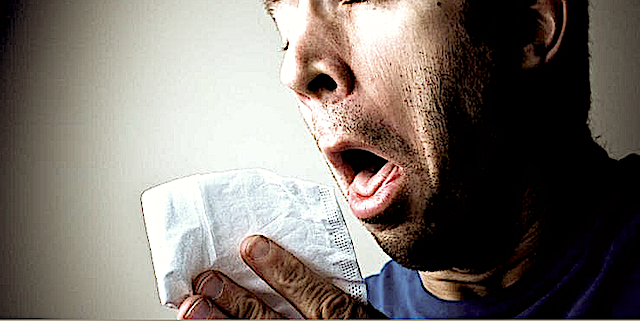 14 casos de rinitis registrados en Puebla por inhalar ceniza volcánica