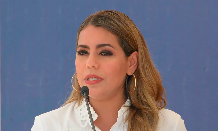 Evelyn Salgado acepta renuncia de Secretarios de seguridad y de gobierno por asesinato de normalista