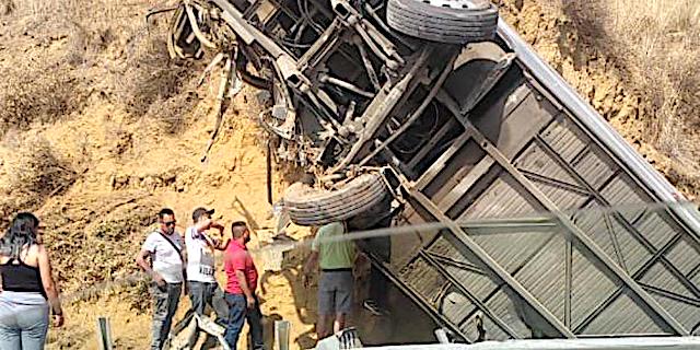 Sergio Salomón expresó su solidaridad a familiares de lesionados y fallecidos por accidente en la México-Puebla