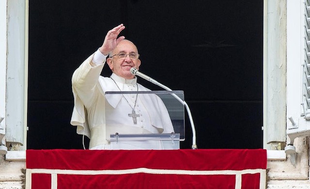 Papa Francisco: “Hacer en nosotros y a nuestro alrededor más casa y menos mercado”