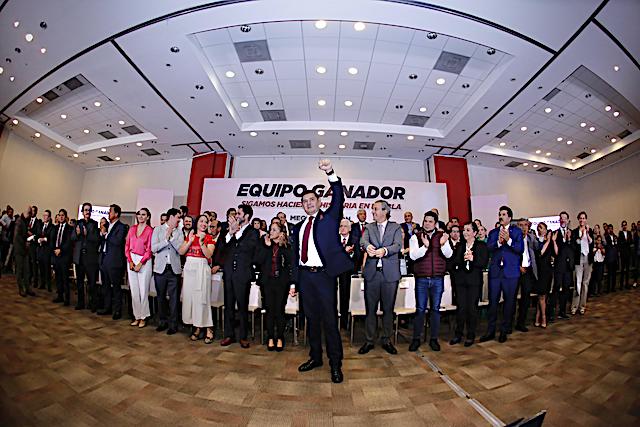 Alejandro Armenta, presentó a su equipo de campaña;  hay morenistas, expriistas y expanistas