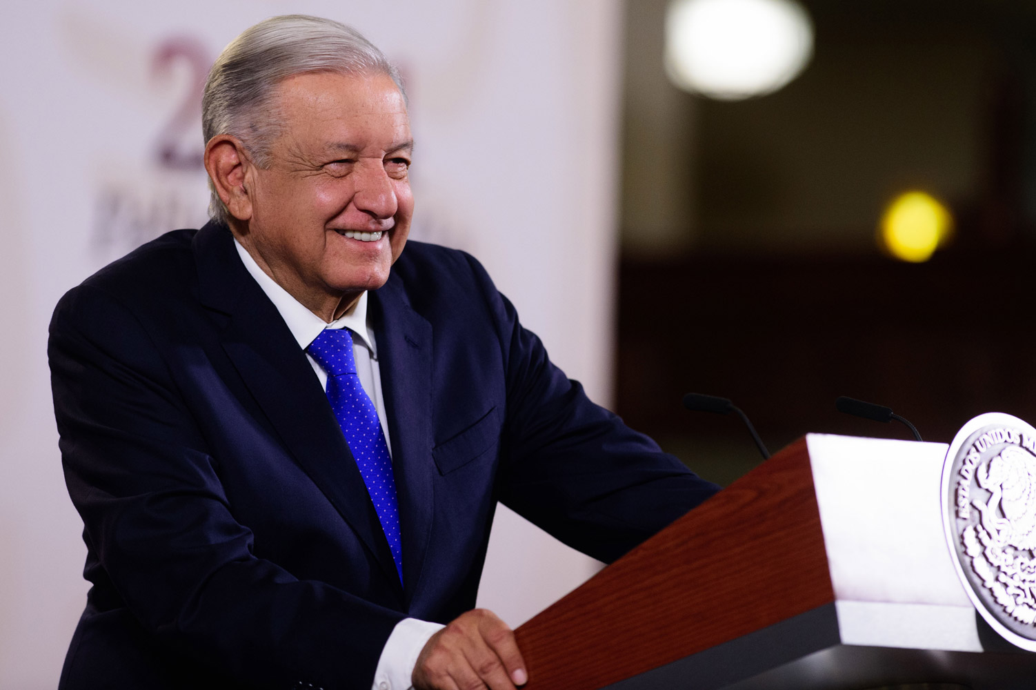 AMLO pide a sus opositores que no se metan con la familia