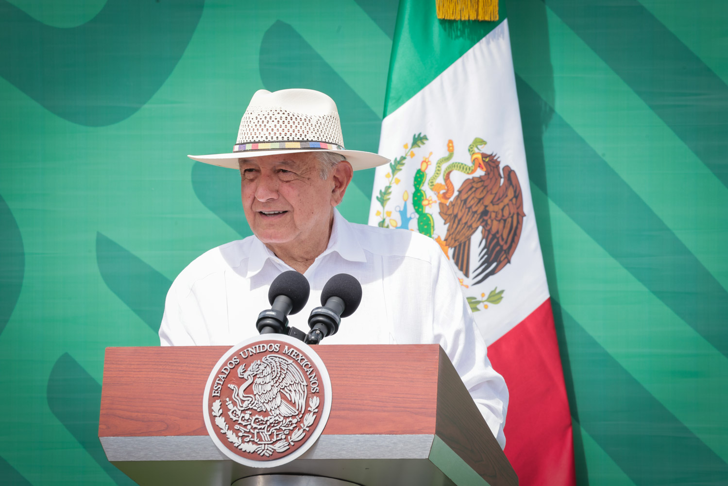 Entrada ilegal a embajada de México fue un acto autoritario del gobierno de Ecuador y violatorio de la soberanía: AMLO