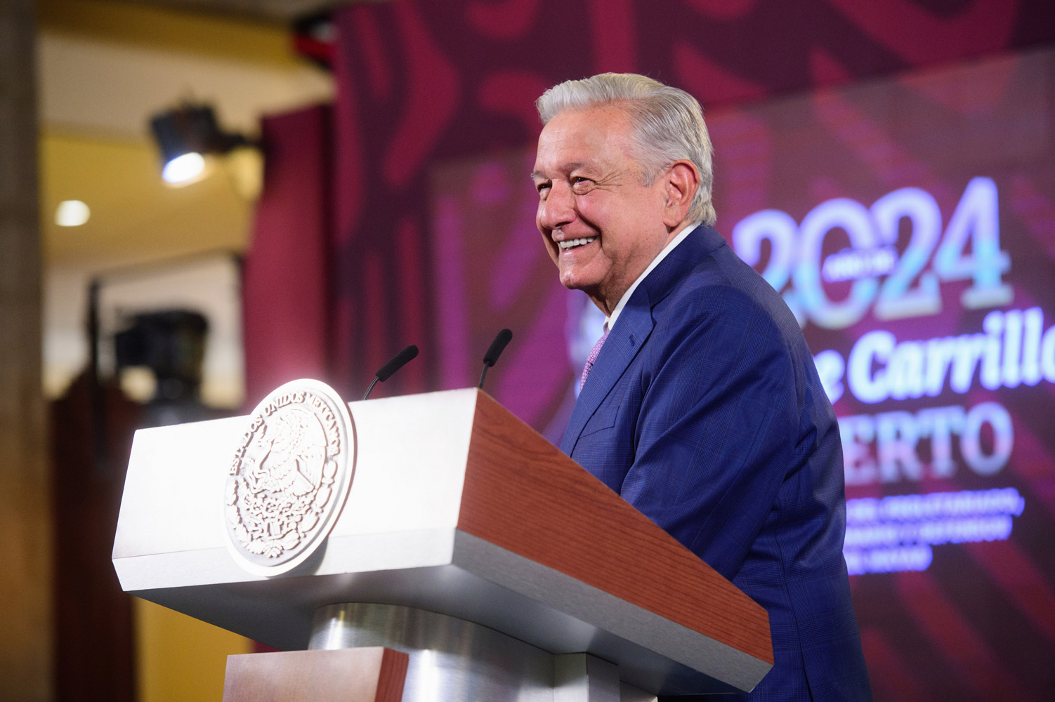 «Hay una muy buena noticia: no prohibieron las mañaneras»: AMLO