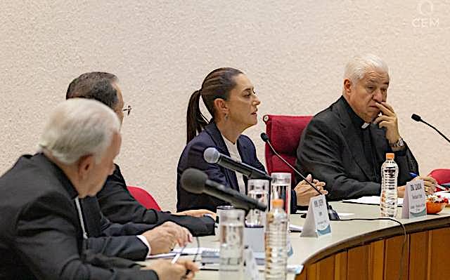 Sheinbaum se reunió con obispos; “voy por una mejor relación con la Iglesia Católica”, dijo”