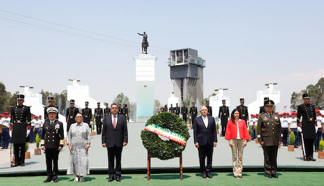 AMLO y Sergio Salomón, encabezaron los festejos del 5 de Mayo