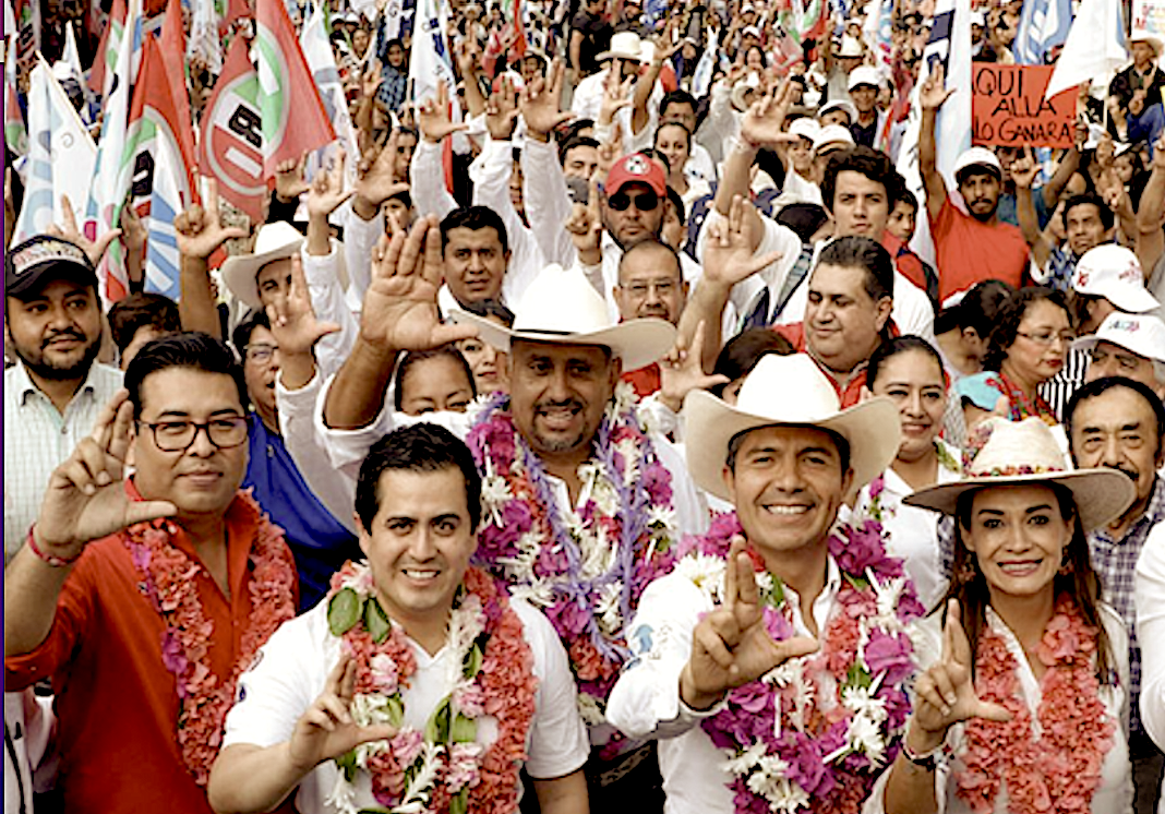 PRI-PAN-PRD se “agandallan” marcha de “Marea Rosa”
