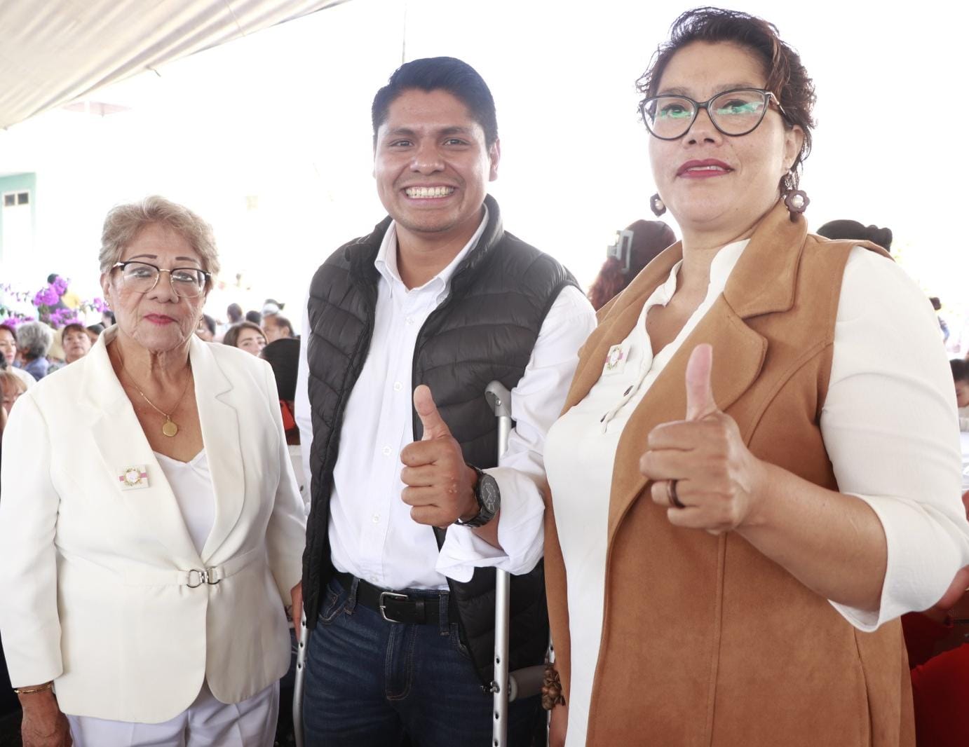 Omar Muñoz reconoce el papel de las Mamás en la sociedad de Cuautlancingo