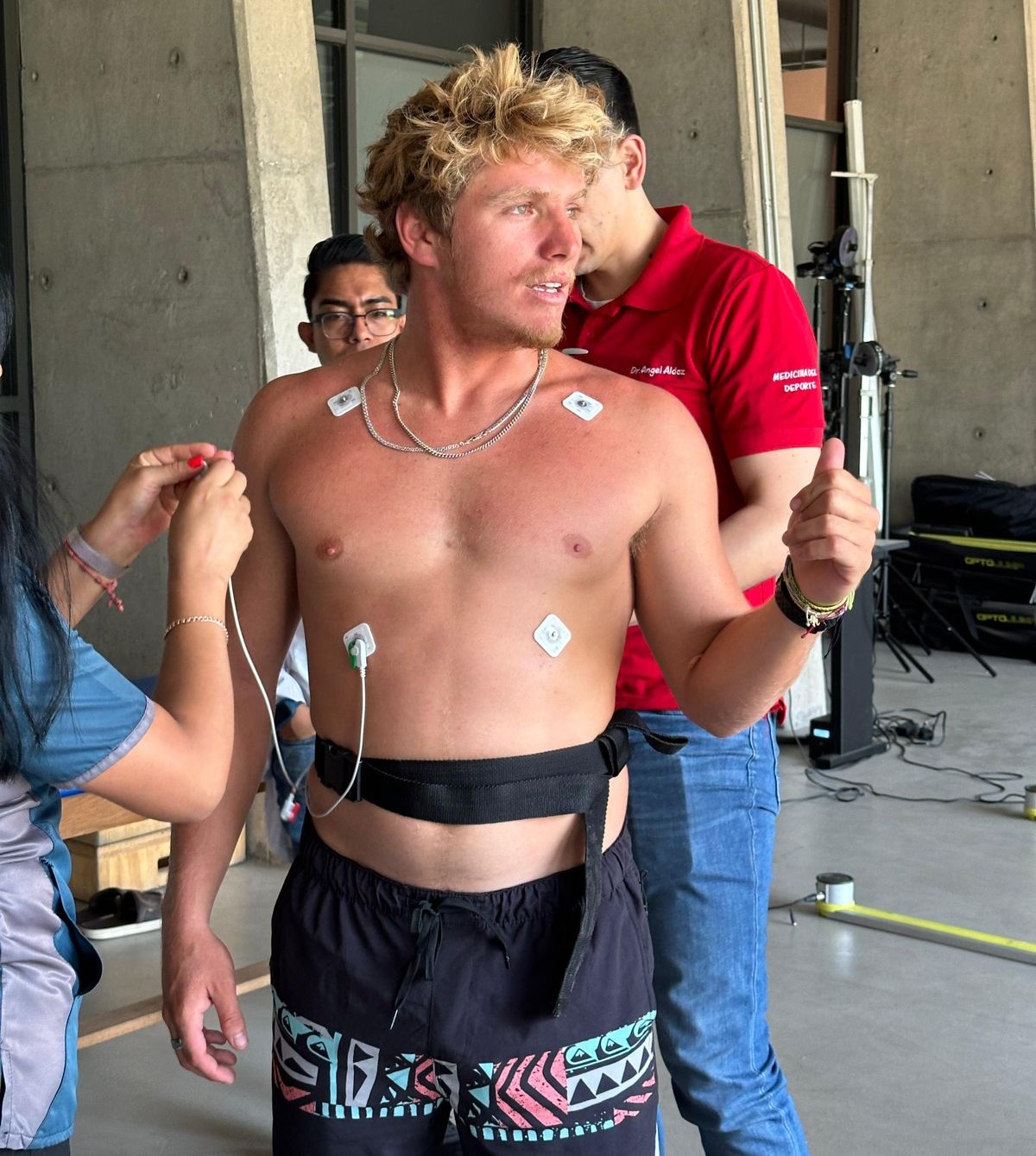París 2024 hoy es una realidad: Alan Cleland surfista mexicano