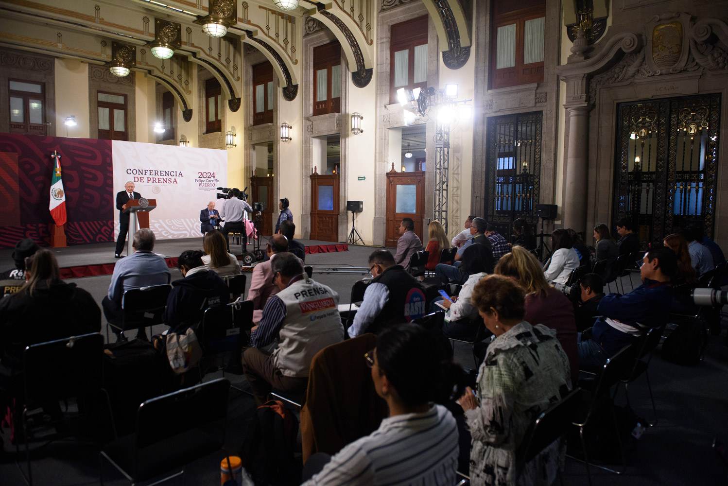 Reforma al Poder Judicial propone someter a sus integrantes al escrutinio público: AMLO