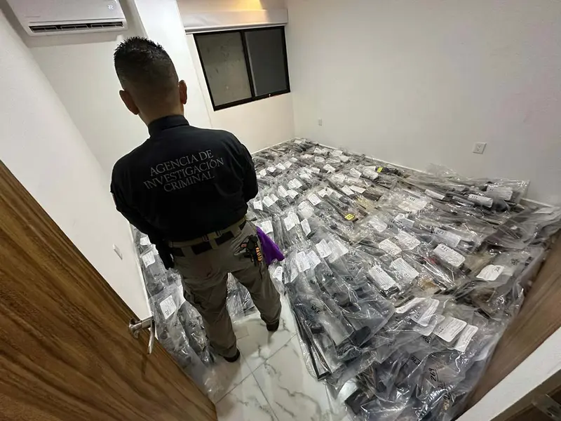 Arsenal encontrado en Costa de Oro era del cártel de Sinaloa
