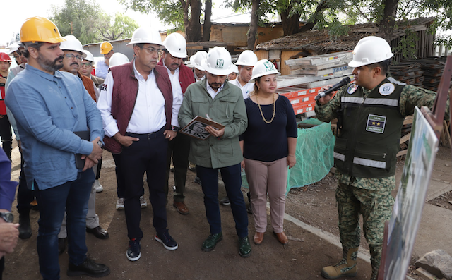 Supervisan Sergio Salomón y funcionarios federales avance de construcción del hospital San Alejandro