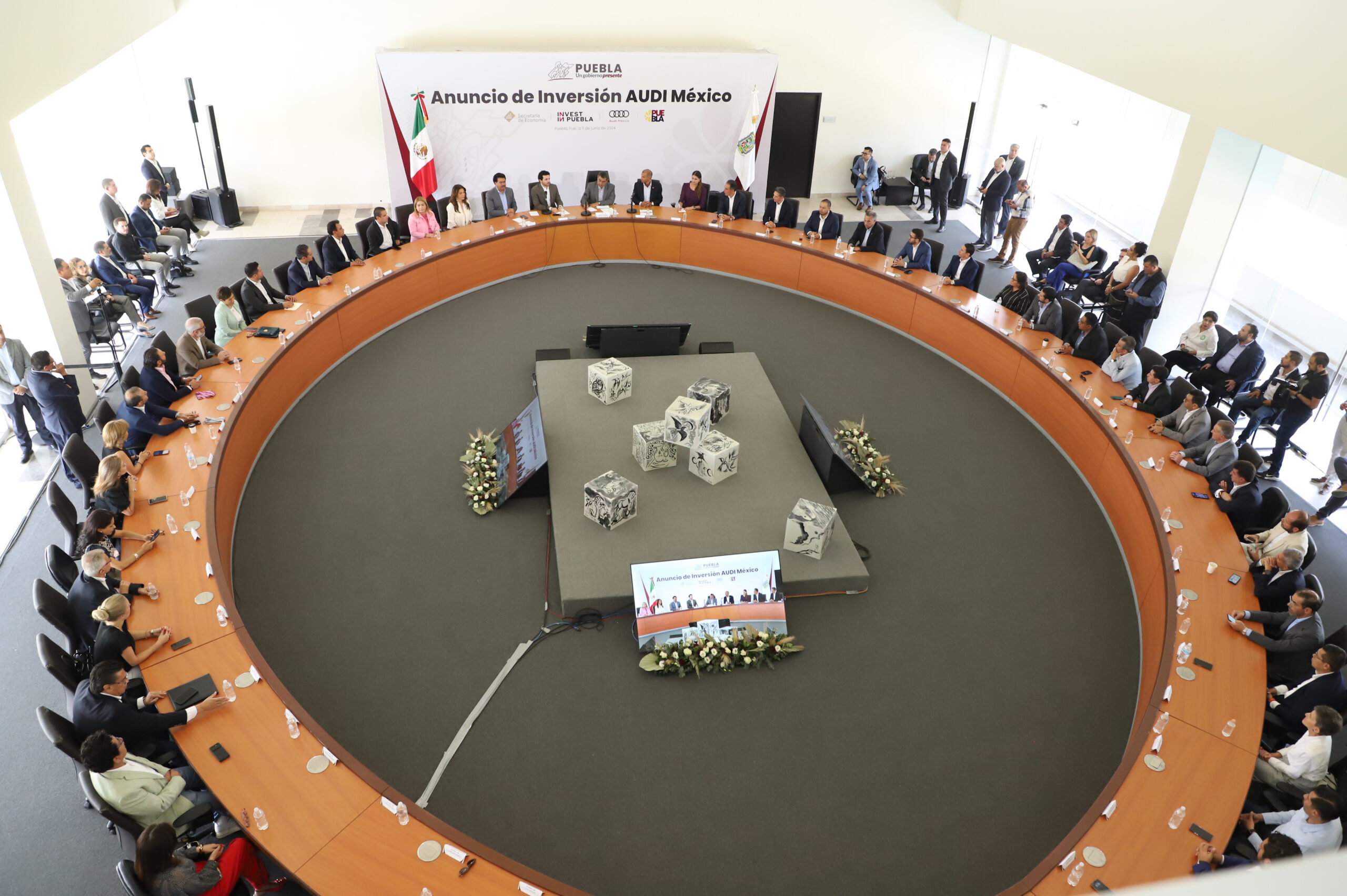Anuncian Gobierno de Puebla y AUDI inversión por más de mil millones de euros en electromovilidad