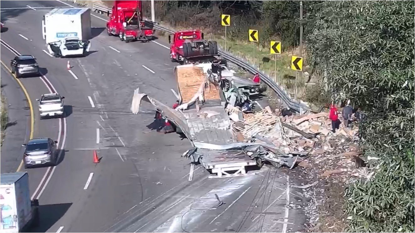 Se registró un fuerte percance vehicular a la altura de “La Escondida”