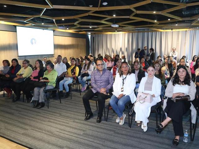 Capacita SEP a comités de Participación Social y Consejos Escolares
