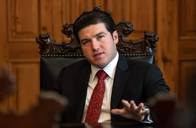 AMLO pide a fiscalía investigar acoso a gobernador Samuel  García