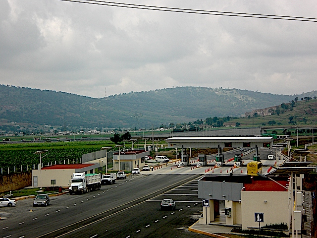 Transportistas liberan autopistas