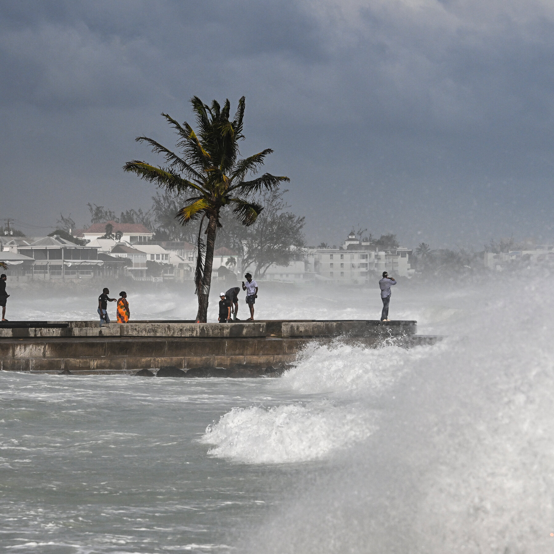 Despliegan dispositivo de prevención en Quintana Roo por huracán Beryl