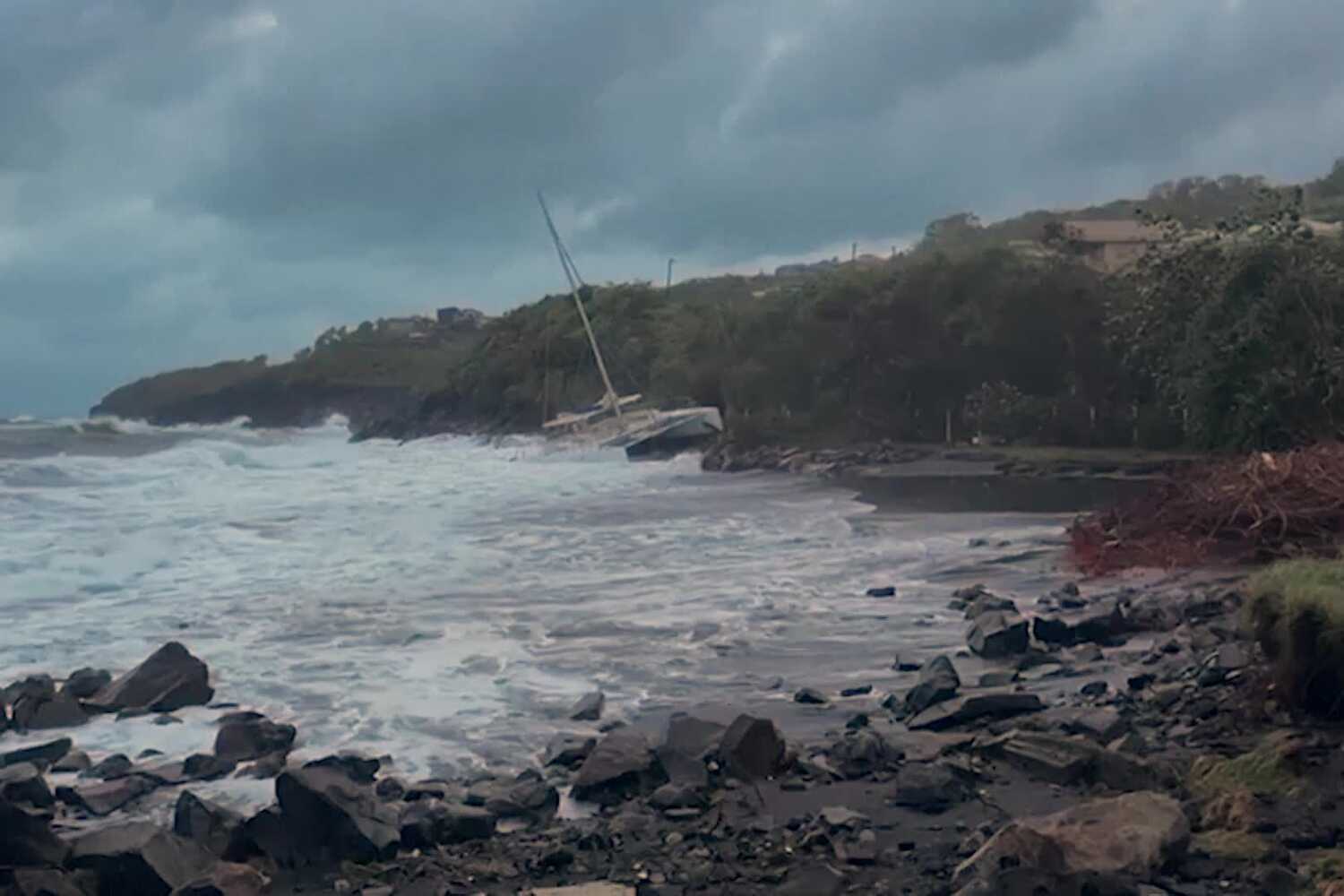 Se preparan en QRoo ante la llegada del huracán Beryl