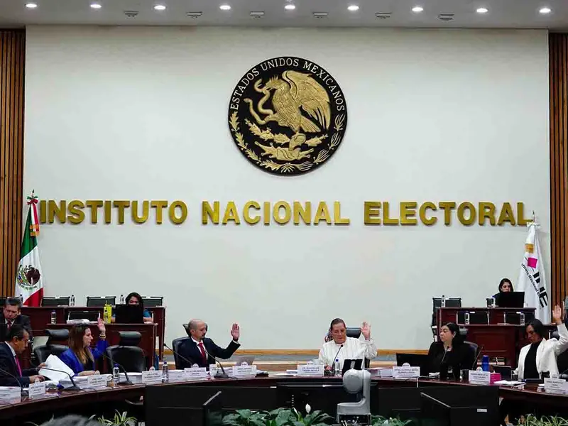 INE responsabiliza a un ciudadano de haber pagado la Marea Rosa en apoyo a Xóchitl Gálvez
