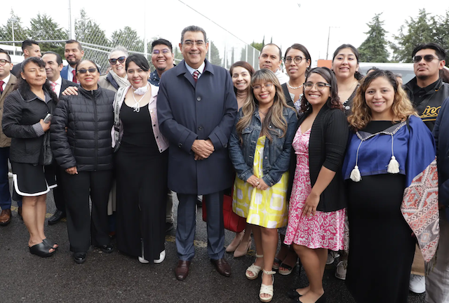 Sergio Salomón entregó rehabilitación de cancha deportiva de Centro Escolar