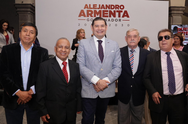 Fortalece Armenta al comité de transición con más elementos