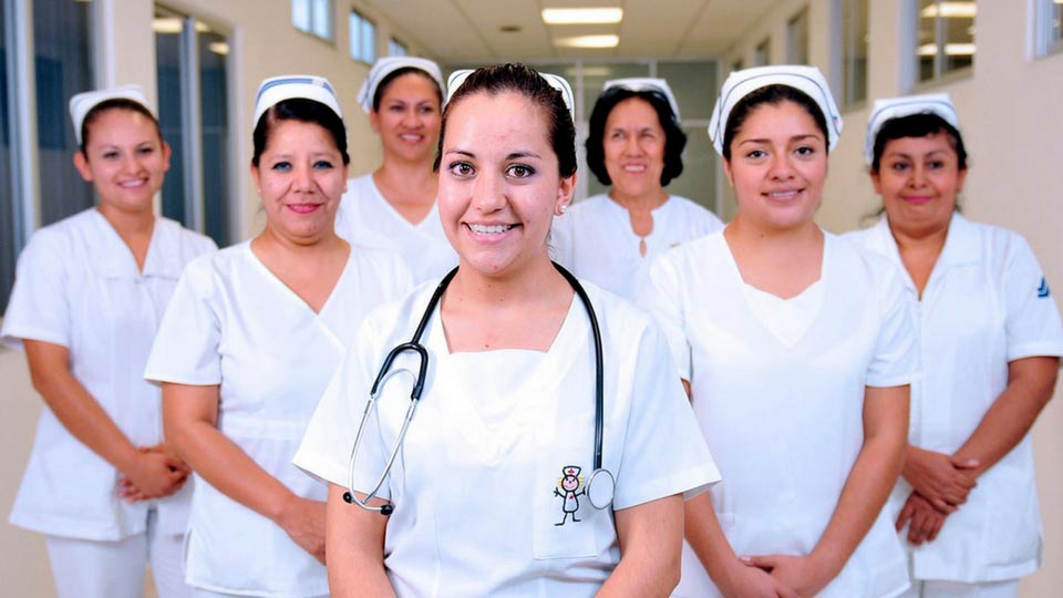 Lanzan convocatoria para cubrir 3,646 vacantes de enfermería en el IMSS-Bienestar