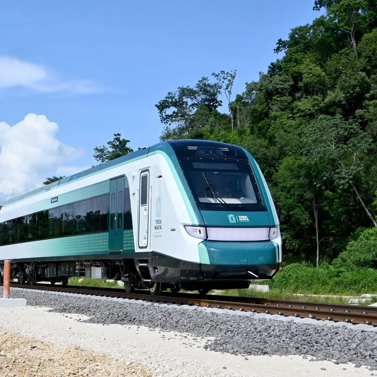 Tren Maya suma dos servicios comerciales