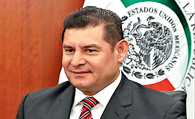 De chile y dulce gabinete de Armenta