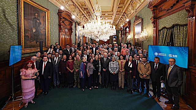 Armenta y Sergio Salomón, acuden a reunión con AMLO y Sheinbaum