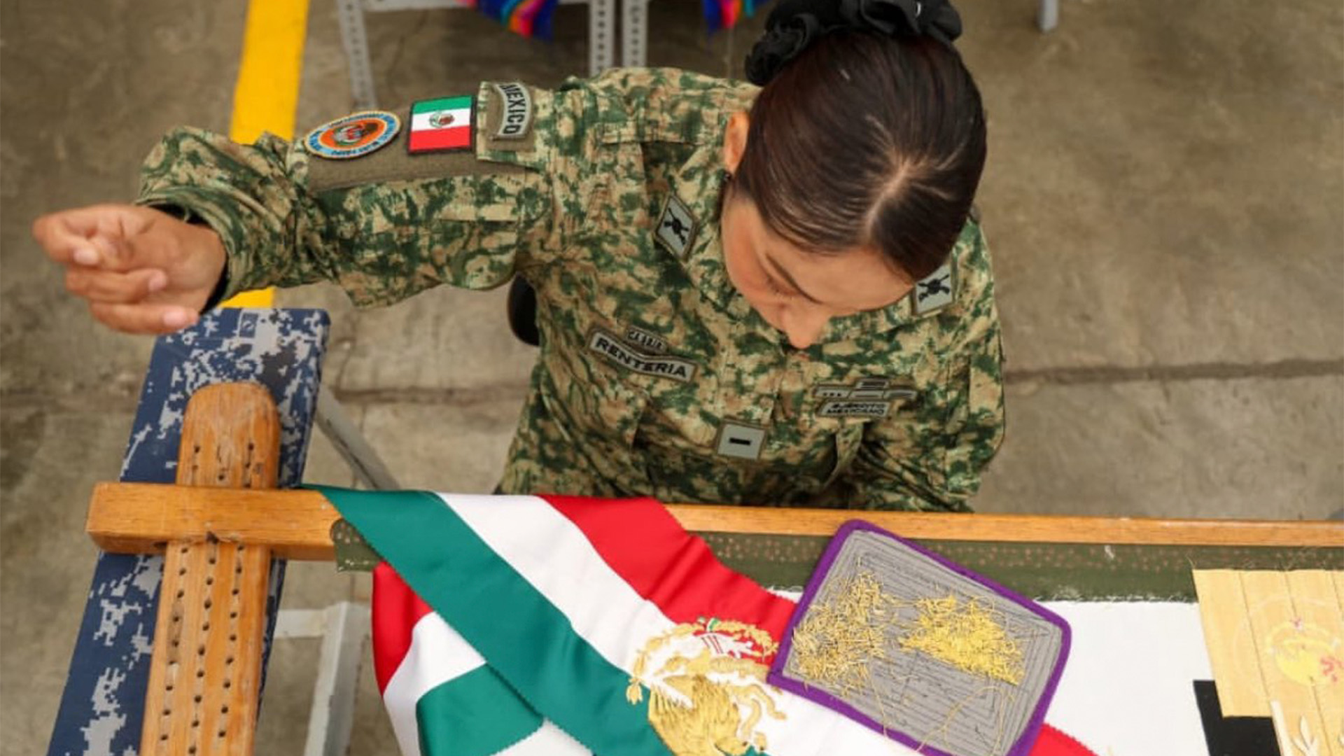 Sastres militares confeccionan Banda que portará Sheinbaum