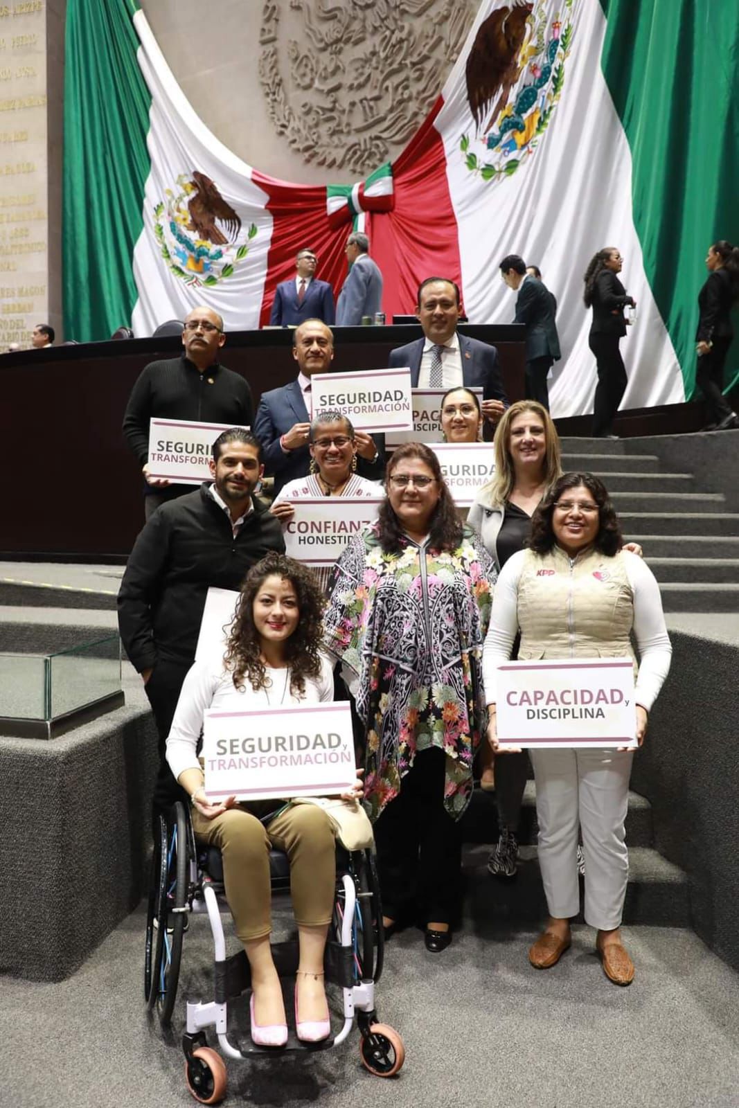 Rosario Orozco participa en el debate sobre reforma a la Guardia Nacional
