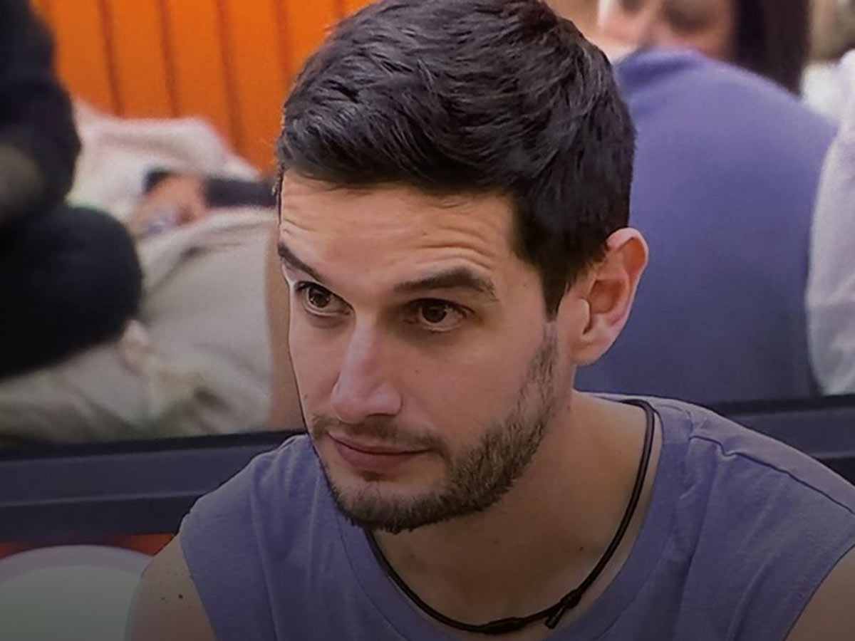 En medio de la polémica Adrián Marcelo abandona el Reality Show «La casa de los famosos» 