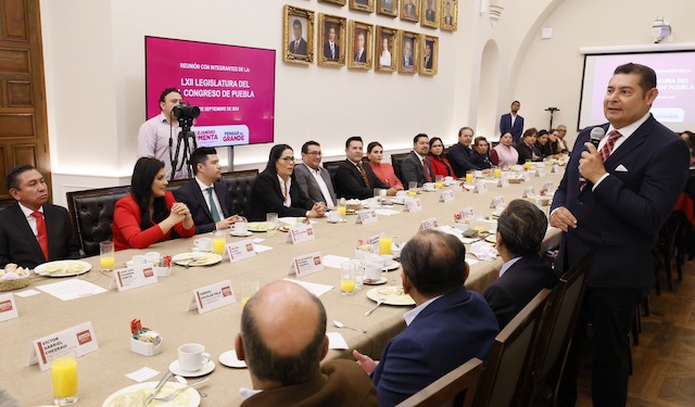 Armenta y diputados van por agenda común 