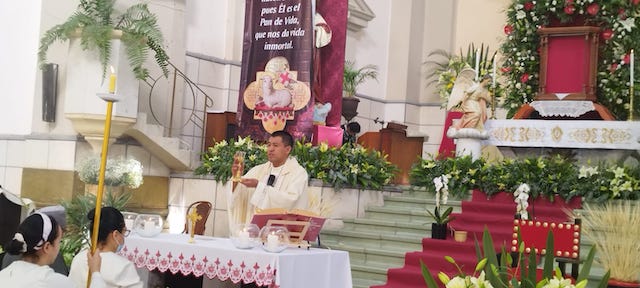 ¡Gloria y honor, oh Santo Sacramento!; se inició Santo jubileo en el templo del Inmaculado Corazón de María
