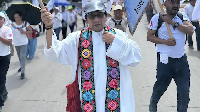 Indignación por el asesinato de sacerdote tsotsil, al salir de misa