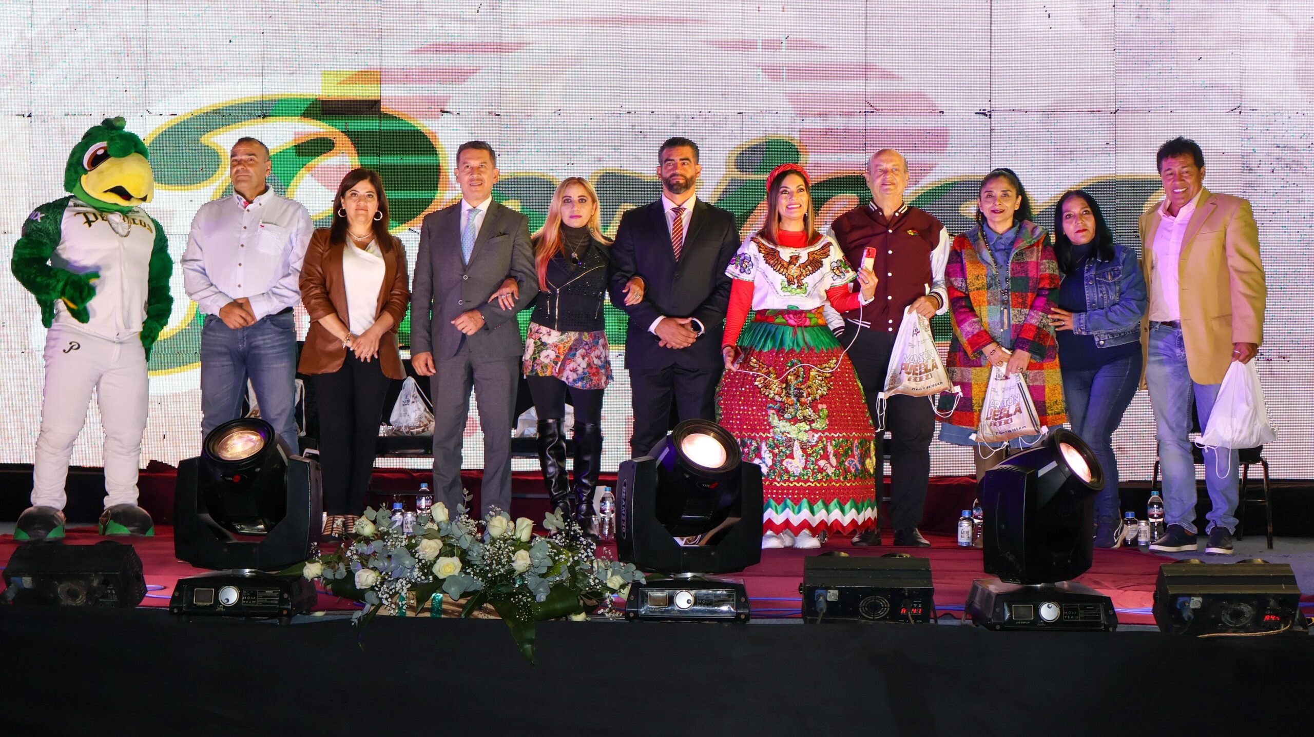 INPODE presentó la playera y medalla del «Maratón Puebla 2024»
