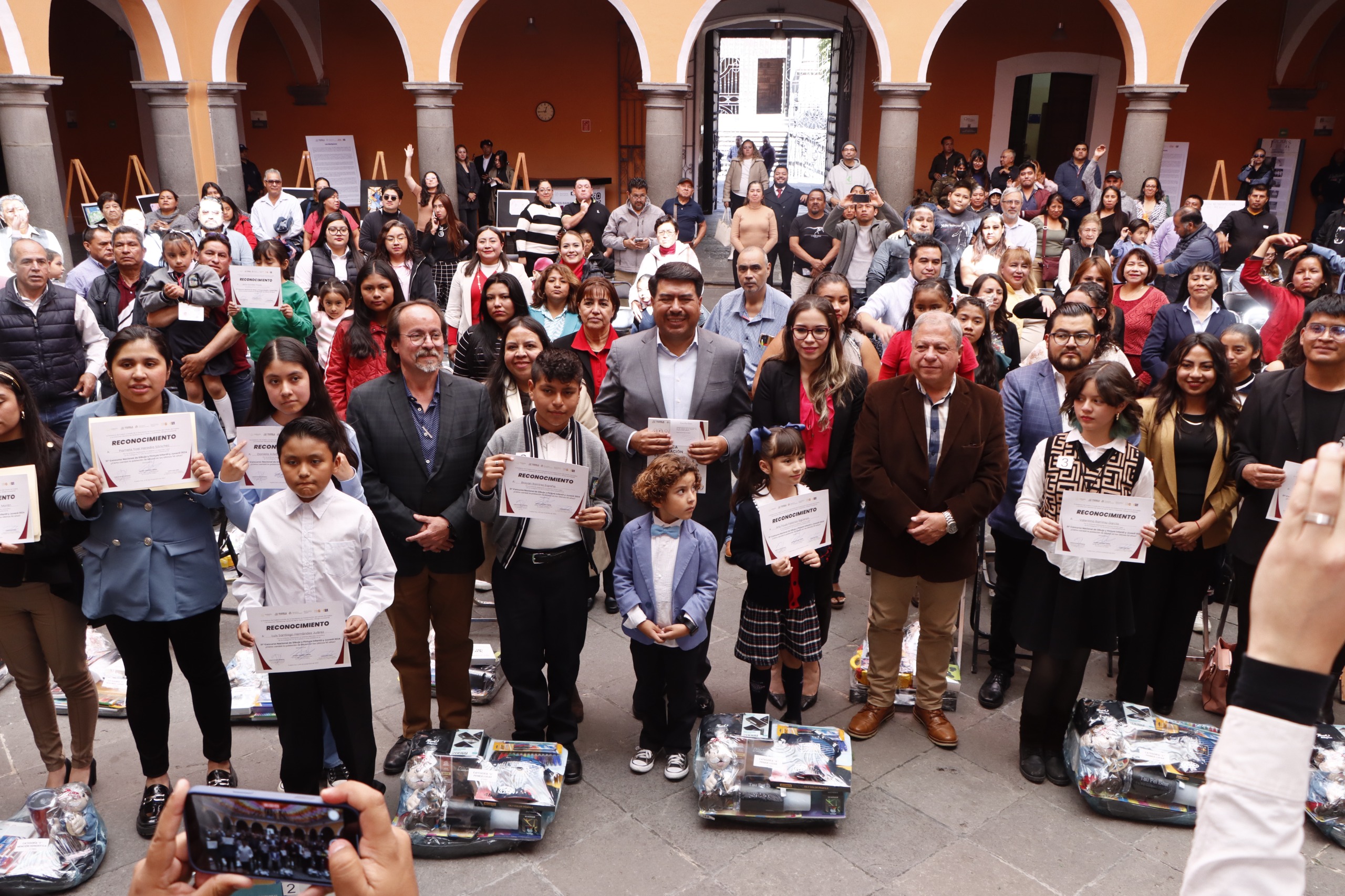 Reconoce gobierno de Puebla talento de niños y jóvenes artistas