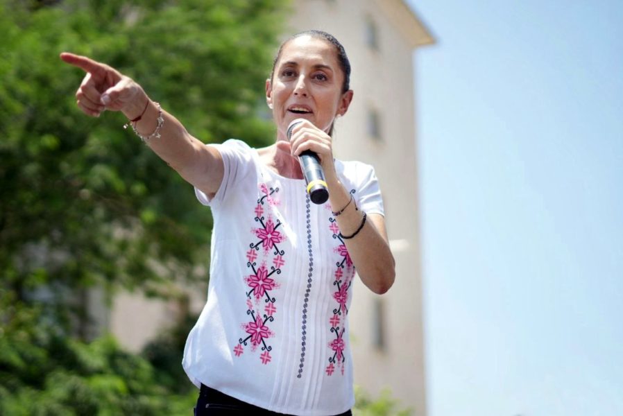 Claudia Sheinbaum se reúne con familiares de mineros atrapados en Pasta de Conchos y El Pinabet
